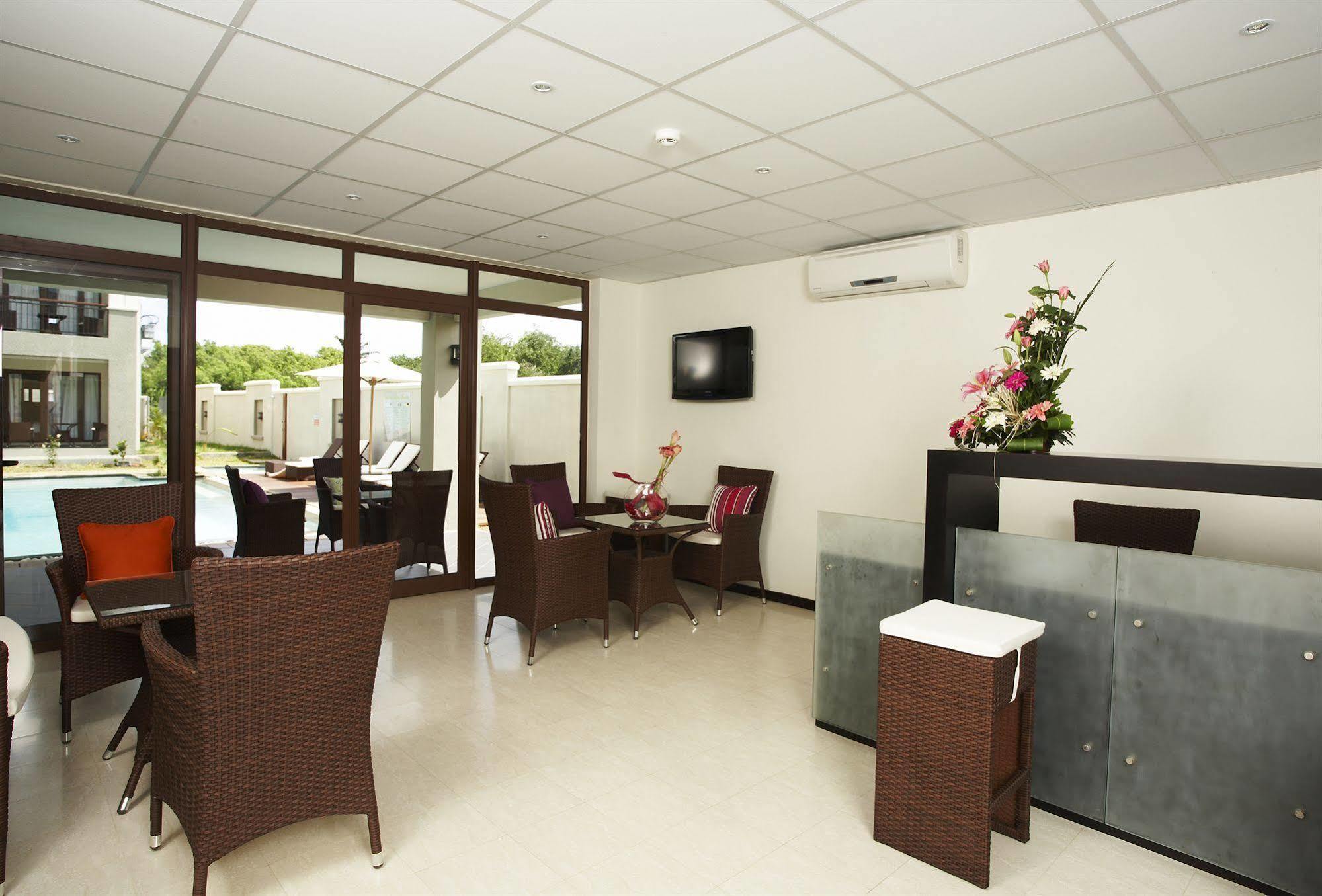 Grand Bay Suites Exteriér fotografie
